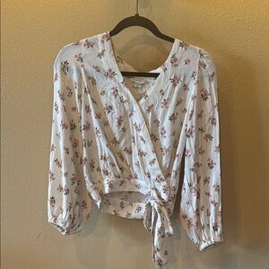 American Eagle • Floral Wrap Blouse - White